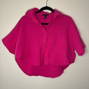 Forever 21 Women’s pink cropped button up. Size L